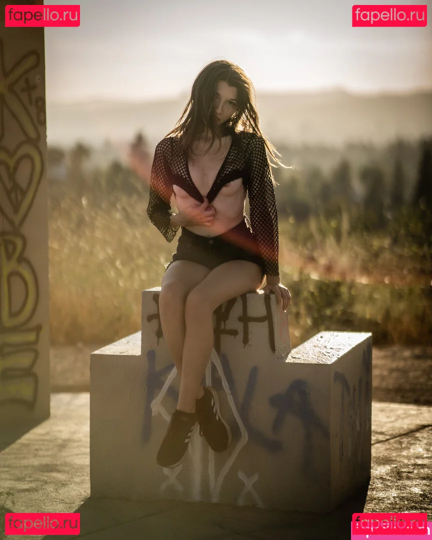 Maya Woulfe Onlyfans Photo Gallery 