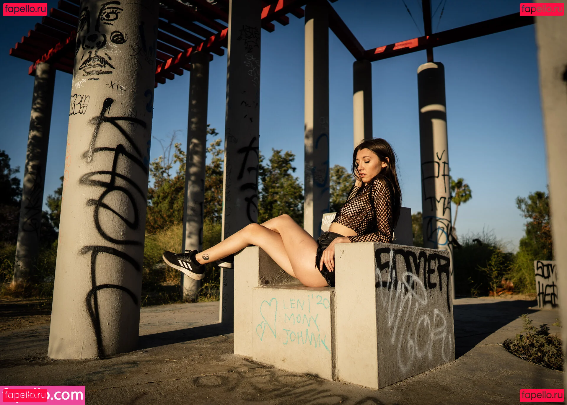 Maya Woulfe Onlyfans Photo Gallery 