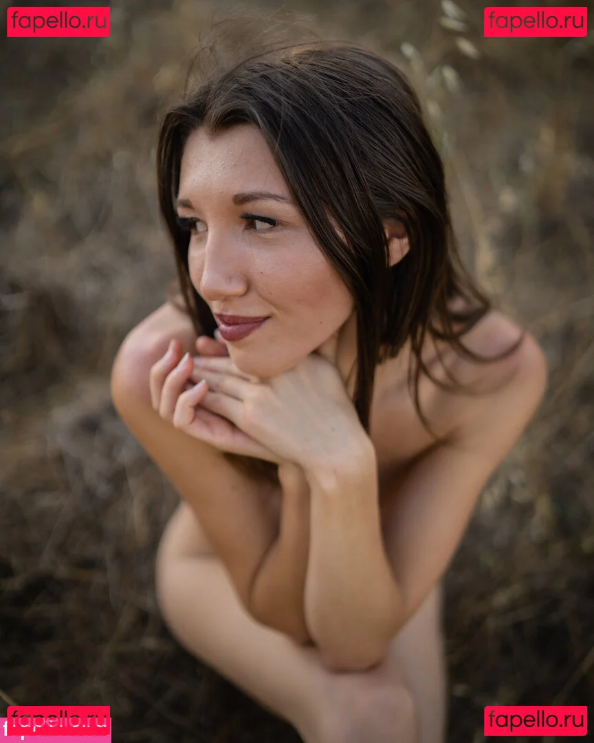 Maya Woulfe Onlyfans Photo Gallery 