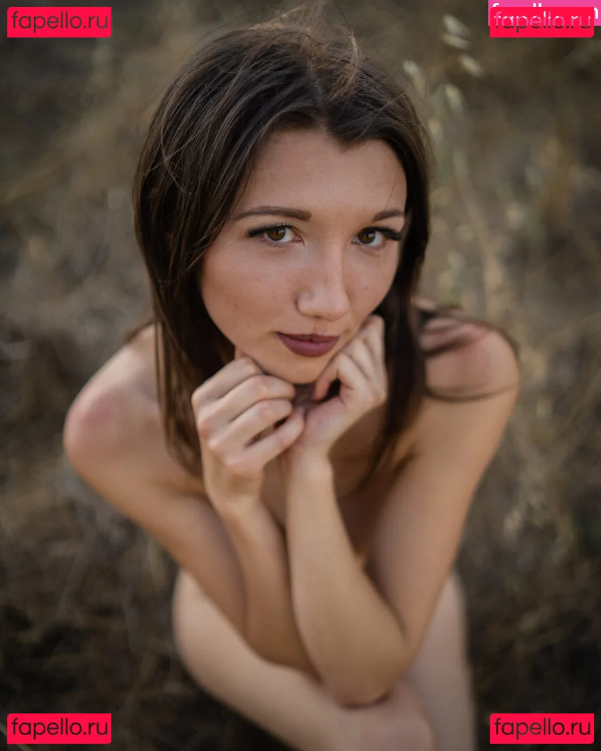 Maya Woulfe Onlyfans Photo Gallery 