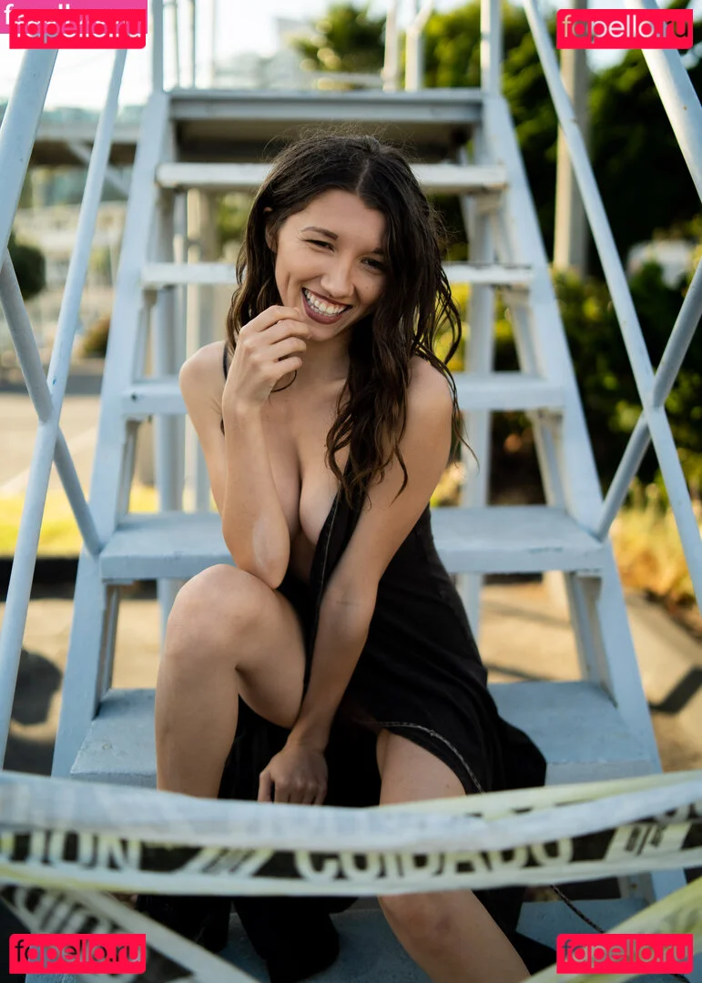 Maya Woulfe Onlyfans Photo Gallery 