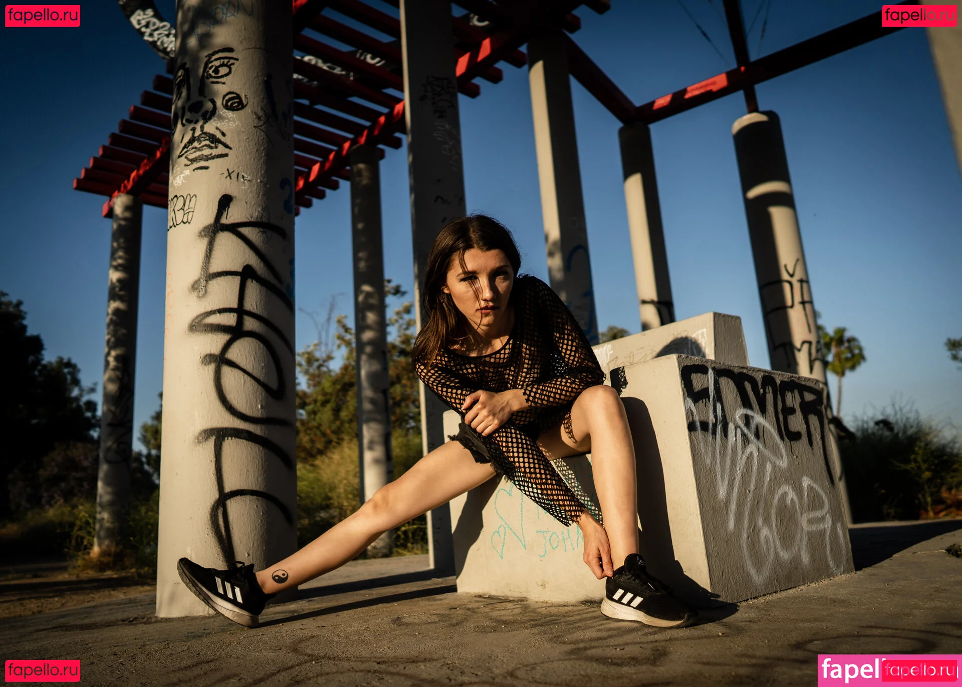 Maya Woulfe Onlyfans Photo Gallery 