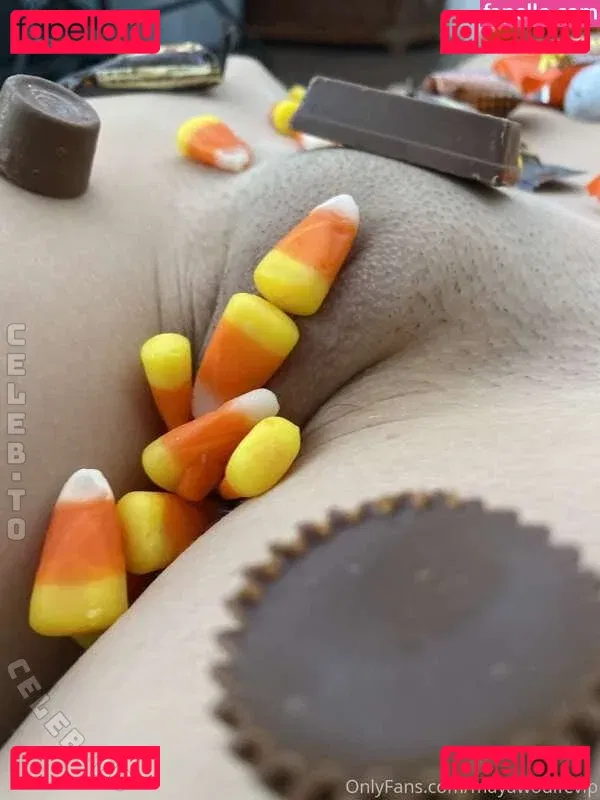 Maya Woulfe Onlyfans Photo Gallery 