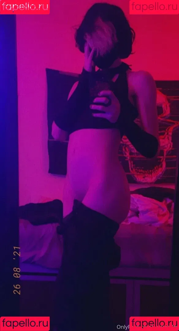 skylaredm Onlyfans Photo Gallery 