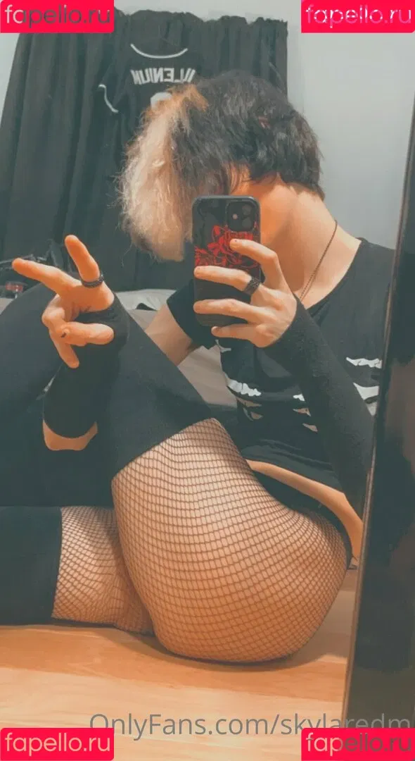 skylaredm Onlyfans Photo Gallery 