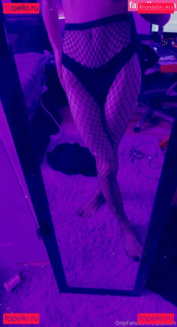 skylaredm Onlyfans Photo Gallery 