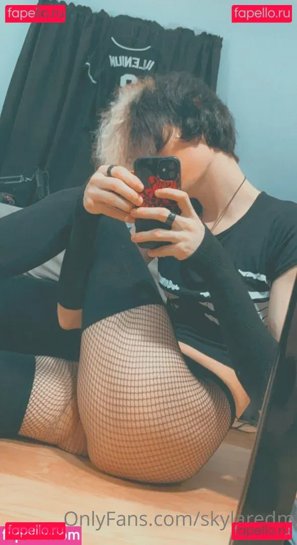 skylaredm Onlyfans Photo Gallery 