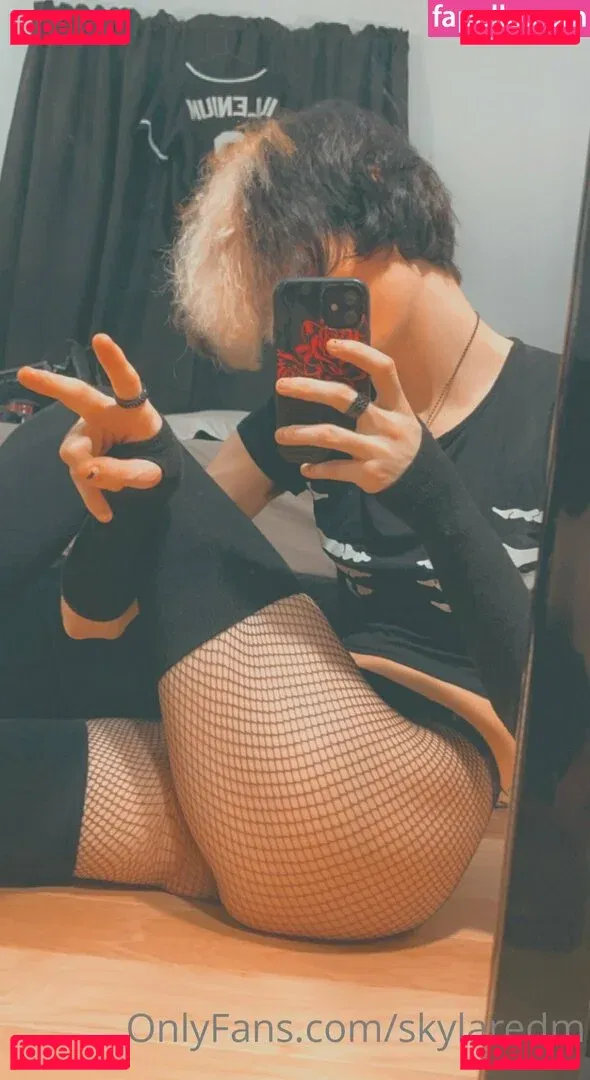 skylaredm Onlyfans Photo Gallery 