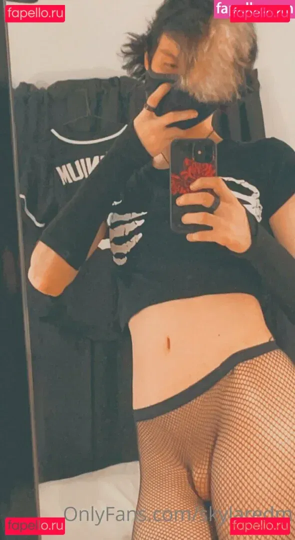 skylaredm Onlyfans Photo Gallery 