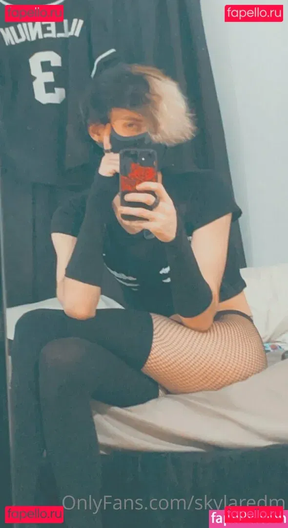 skylaredm Onlyfans Photo Gallery 