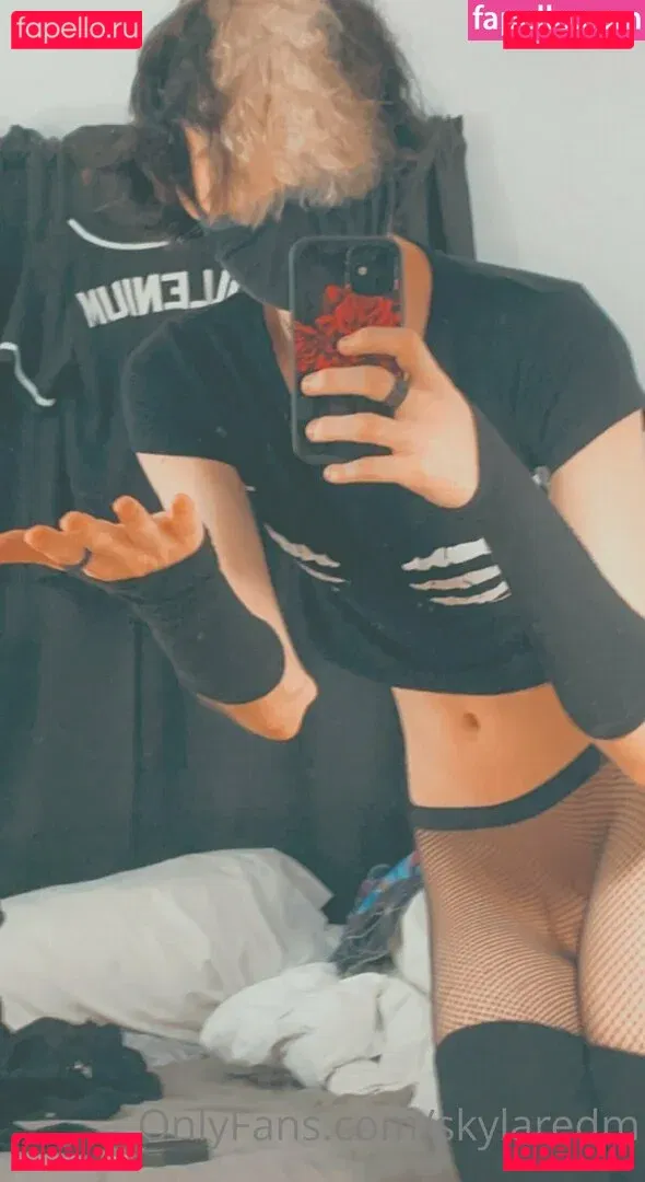 skylaredm Onlyfans Photo Gallery 