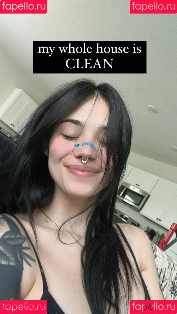 Claire Estabrook Onlyfans Photo Gallery 