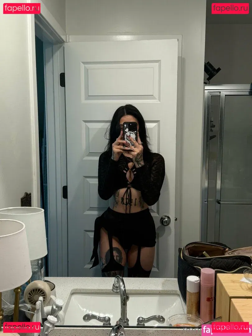 Claire Estabrook Onlyfans Photo Gallery 