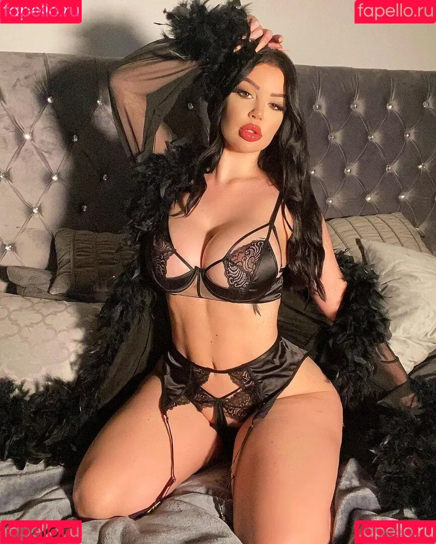 Elizabeth Georgina Onlyfans Photo Gallery 