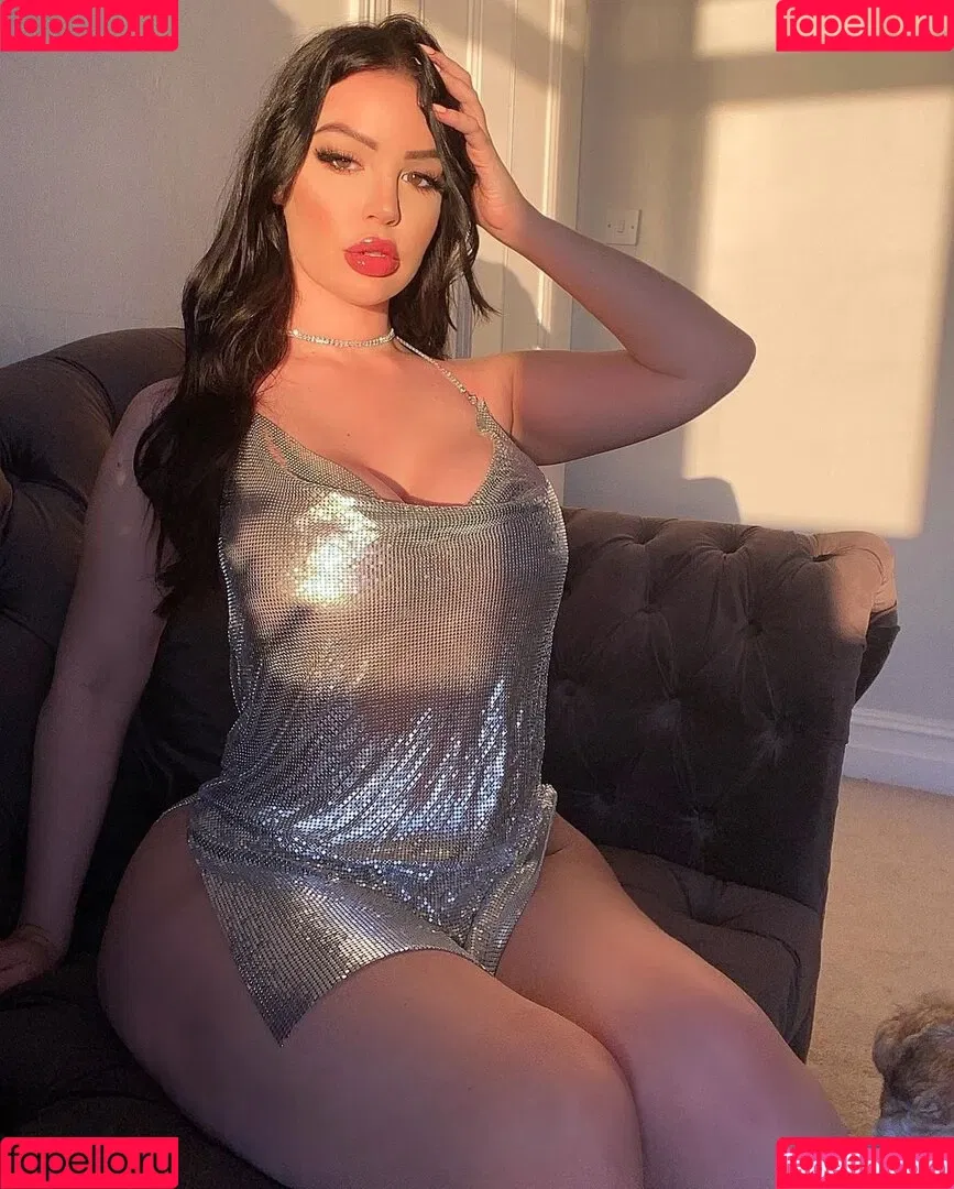 Elizabeth Georgina Onlyfans Photo Gallery 