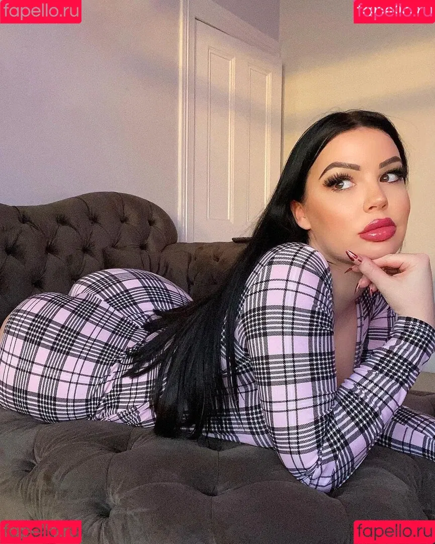 Elizabeth Georgina Onlyfans Photo Gallery 