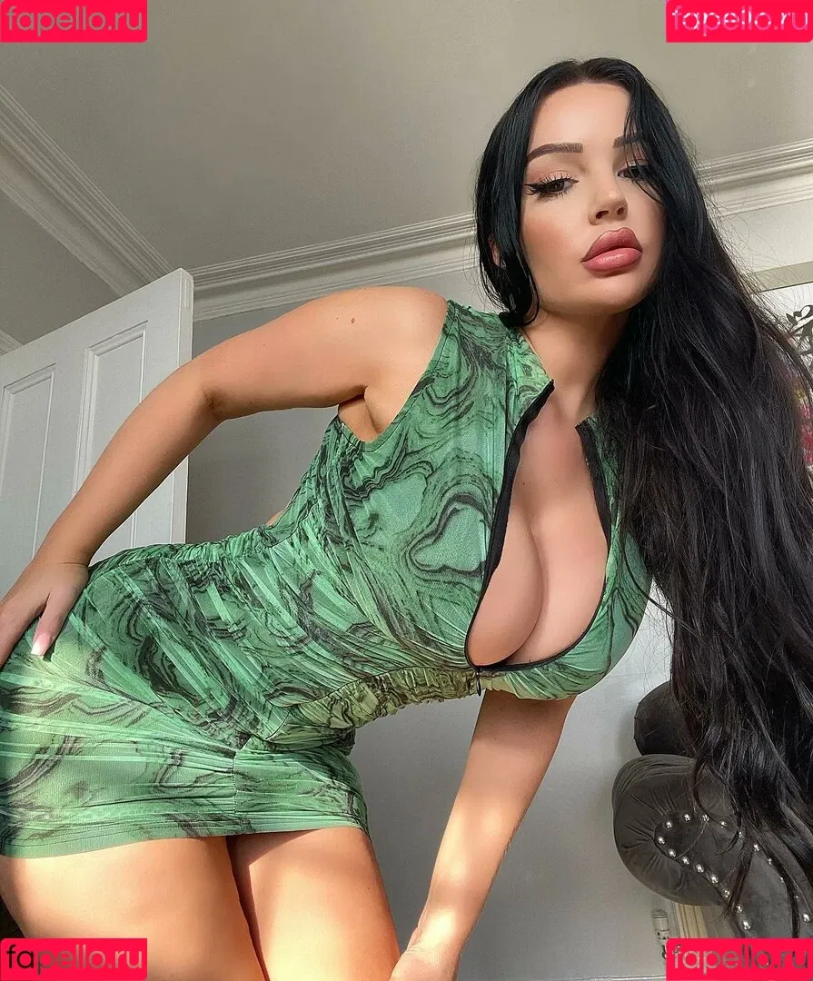 Elizabeth Georgina Onlyfans Photo Gallery 