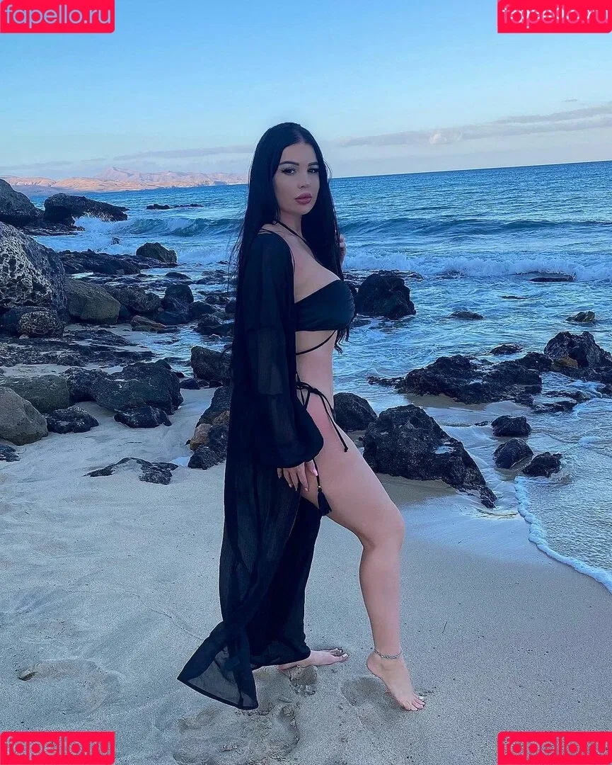 Elizabeth Georgina Onlyfans Photo Gallery 