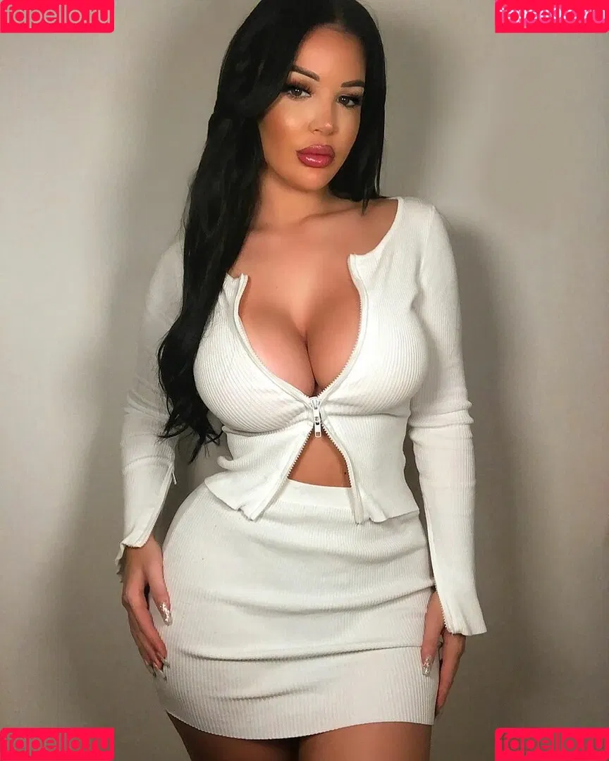Elizabeth Georgina Onlyfans Photo Gallery 