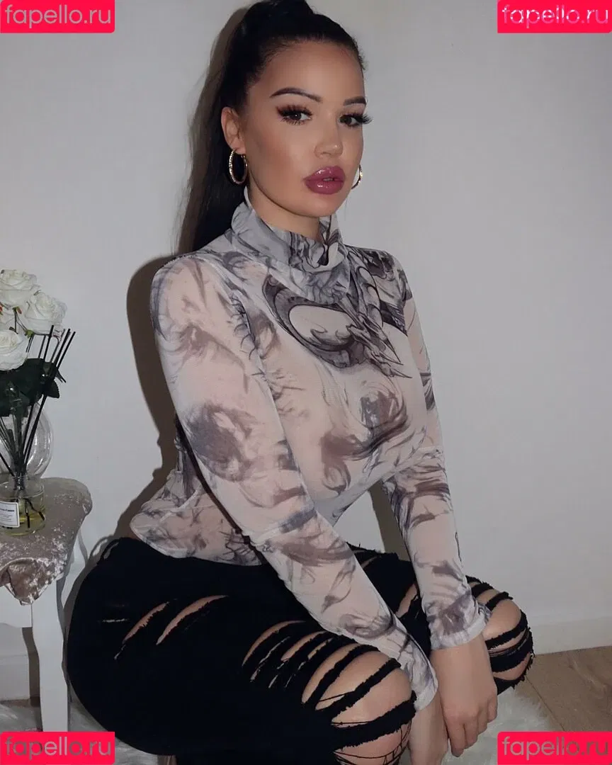 Elizabeth Georgina Onlyfans Photo Gallery 