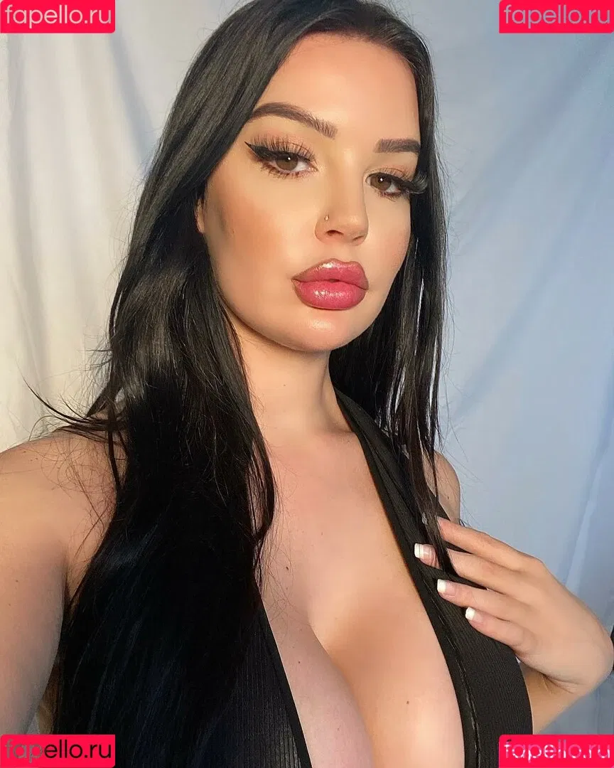Elizabeth Georgina Onlyfans Photo Gallery 