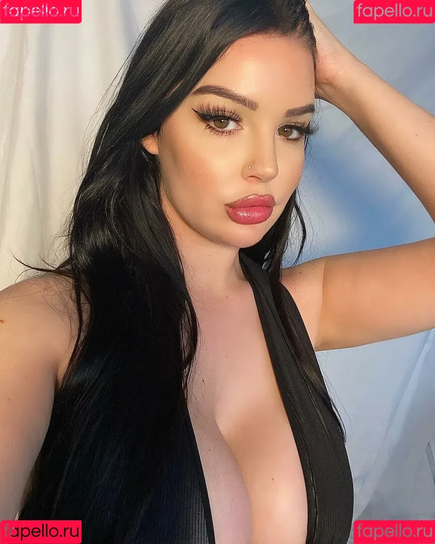 Elizabeth Georgina Onlyfans Photo Gallery 