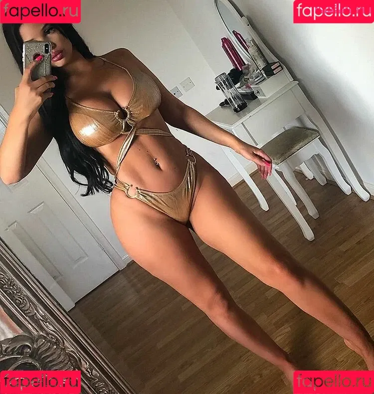 Elizabeth Georgina Onlyfans Photo Gallery 