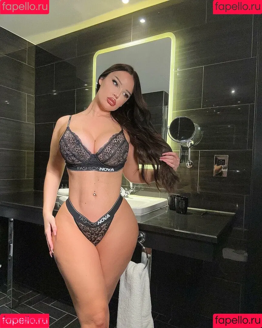 Elizabeth Georgina Onlyfans Photo Gallery 