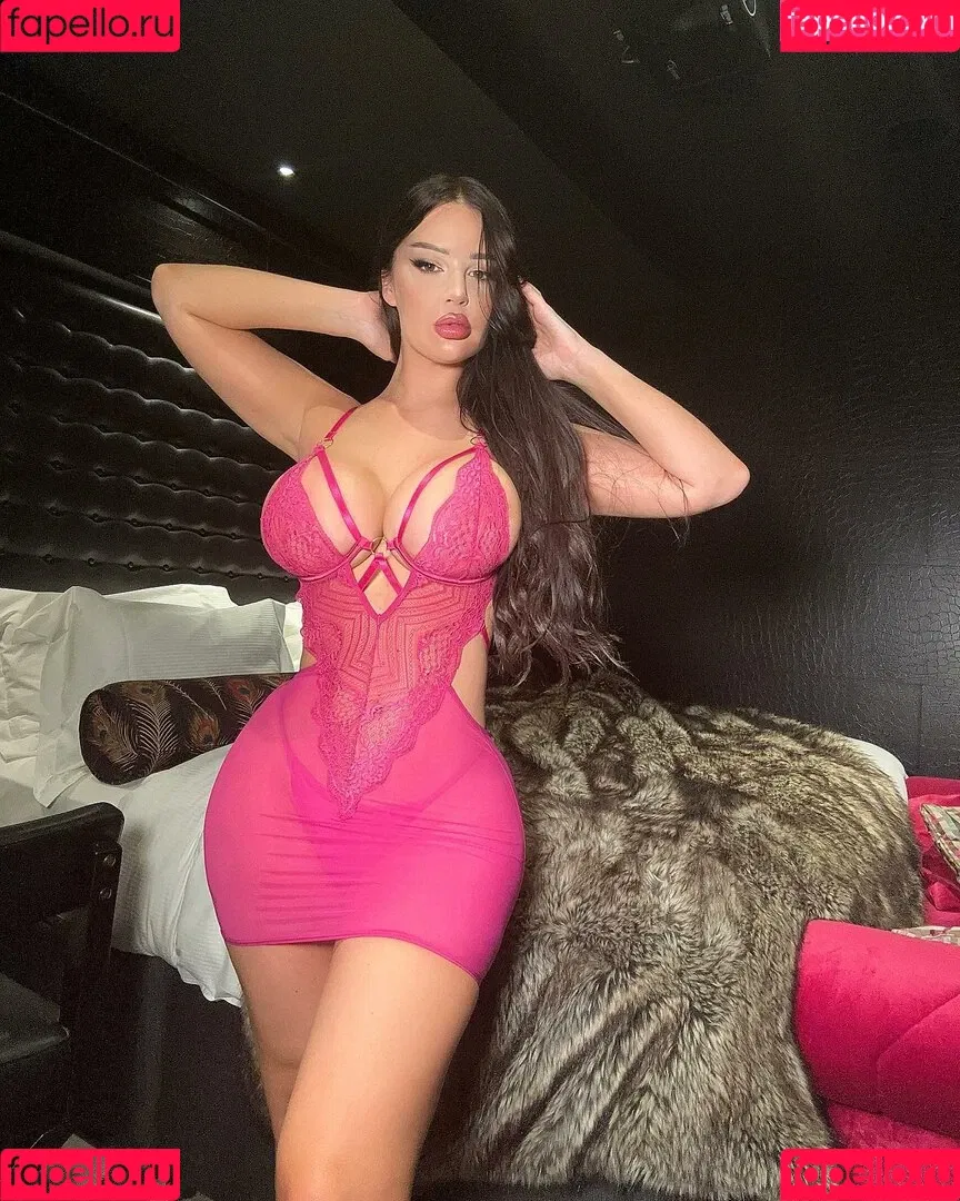 Elizabeth Georgina Onlyfans Photo Gallery 