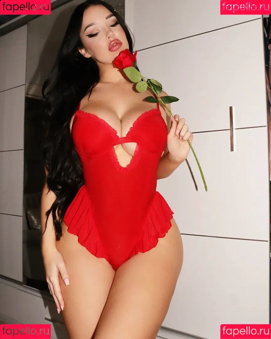 Elizabeth Georgina Onlyfans Photo Gallery 