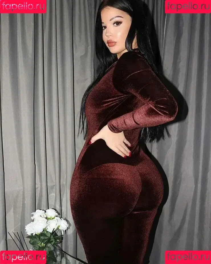 Elizabeth Georgina Onlyfans Photo Gallery 