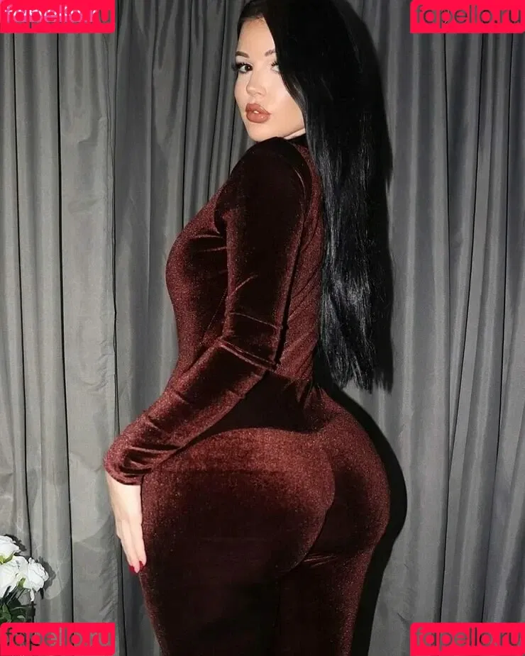 Elizabeth Georgina Onlyfans Photo Gallery 