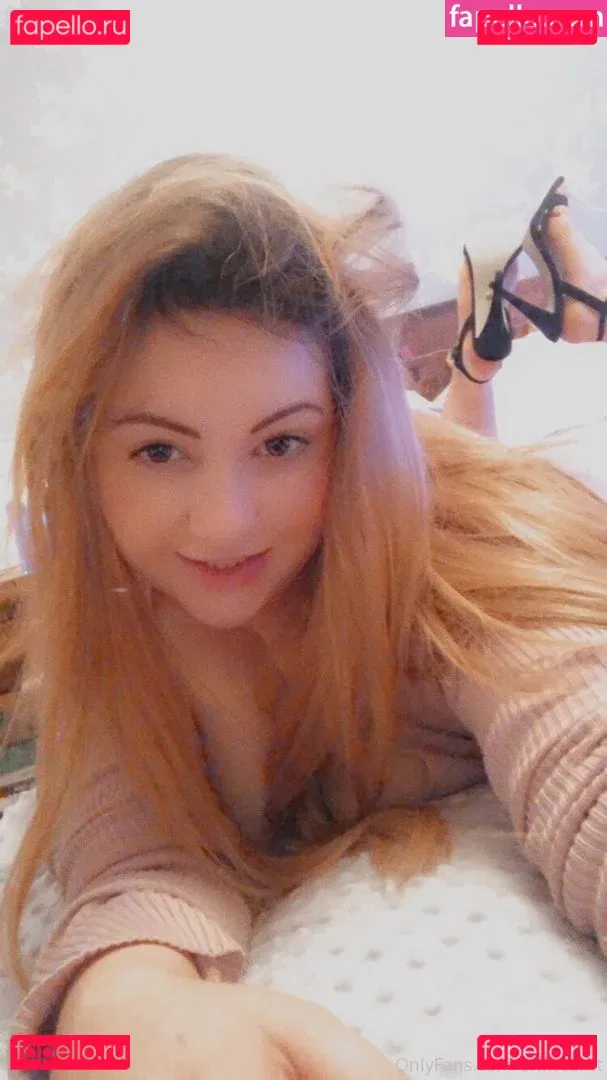 Divinebrat Onlyfans Photo Gallery 