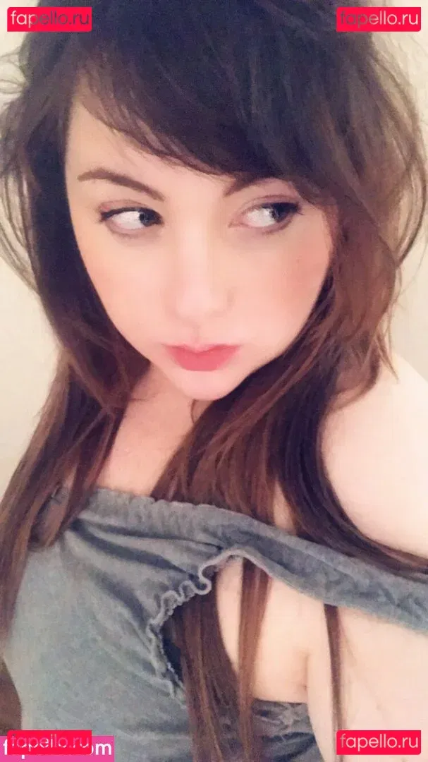 Divinebrat Onlyfans Photo Gallery 