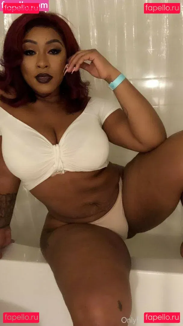 Juicyyjuicebox Onlyfans Photo Gallery 