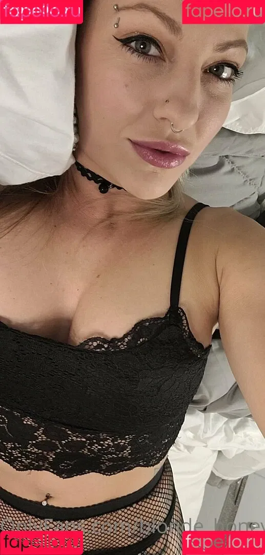 blonde_honey22 Onlyfans Photo Gallery 