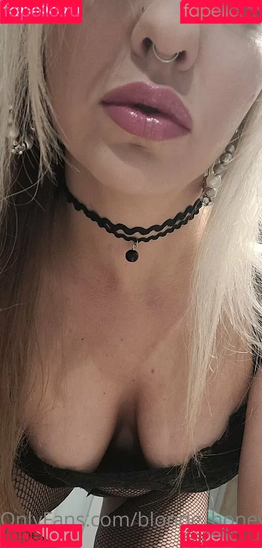 blonde_honey22 Onlyfans Photo Gallery 