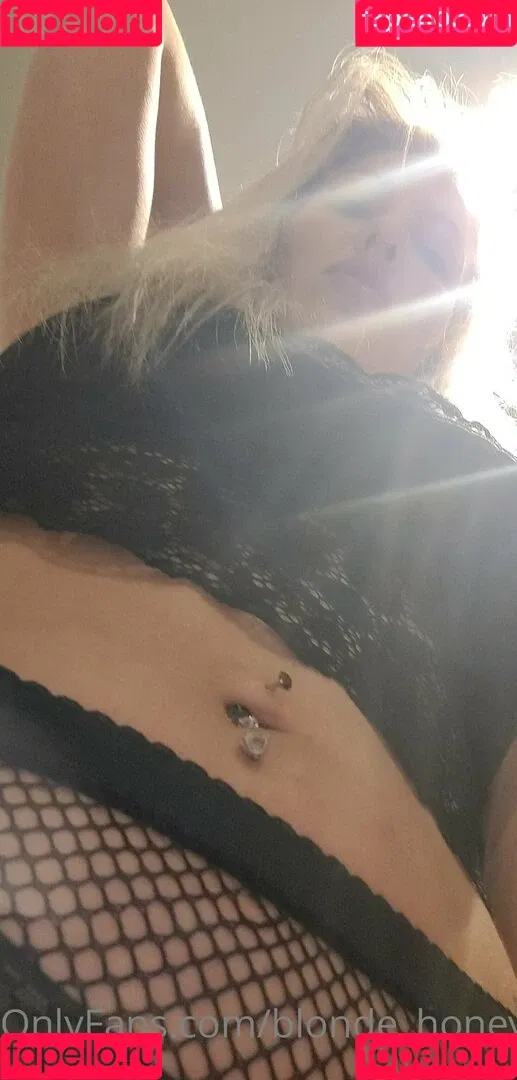 blonde_honey22 Onlyfans Photo Gallery 