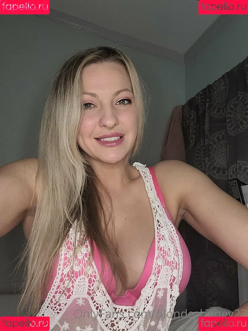 blonde_honey22 Onlyfans Photo Gallery 
