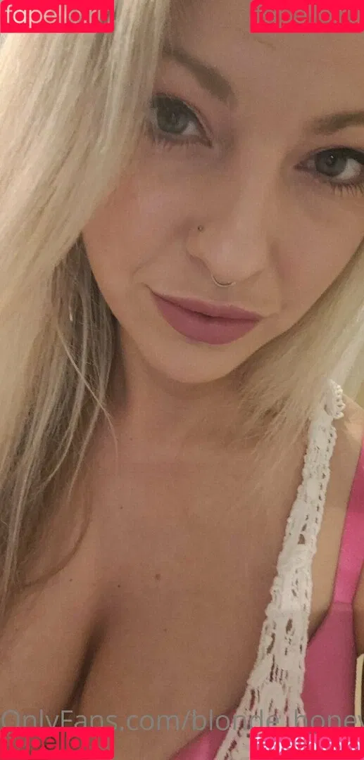 blonde_honey22 Onlyfans Photo Gallery 