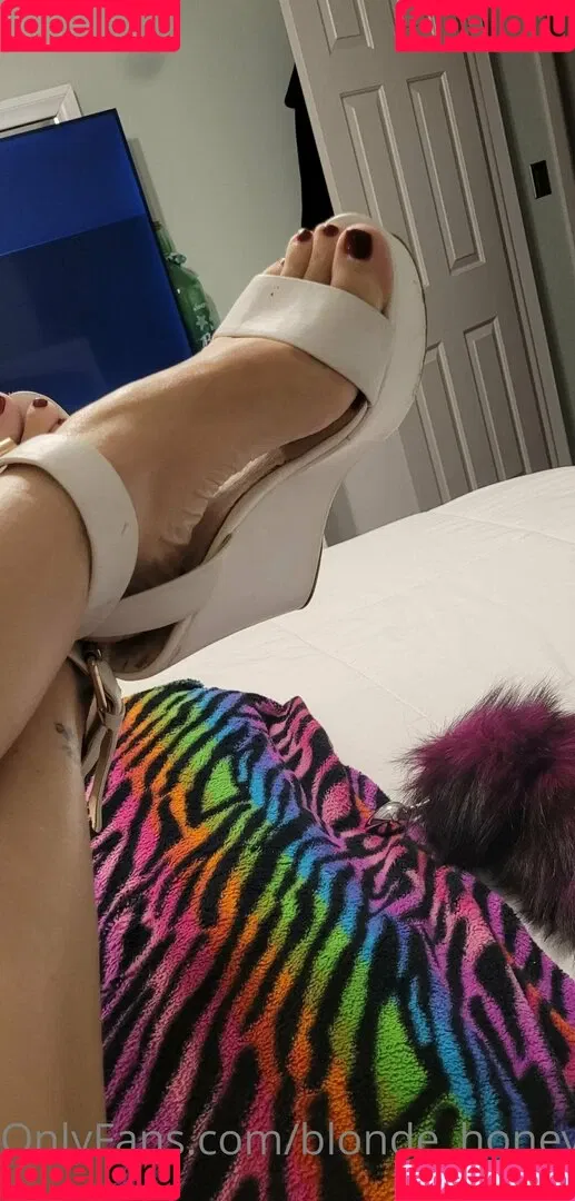 blonde_honey22 Onlyfans Photo Gallery 