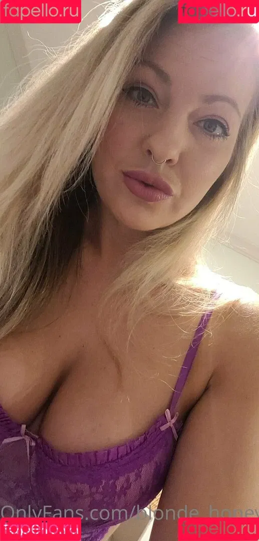 blonde_honey22 Onlyfans Photo Gallery 