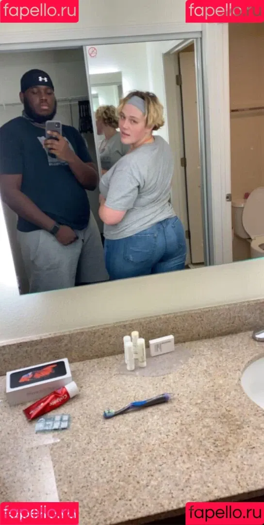 theyhateshippy Onlyfans Photo Gallery 