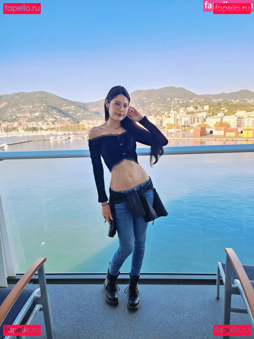 Jinni SG Onlyfans Photo Gallery 