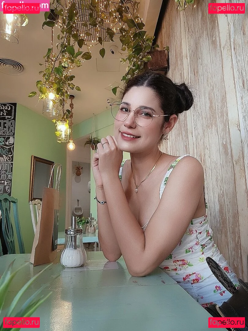 Jinni SG Onlyfans Photo Gallery 