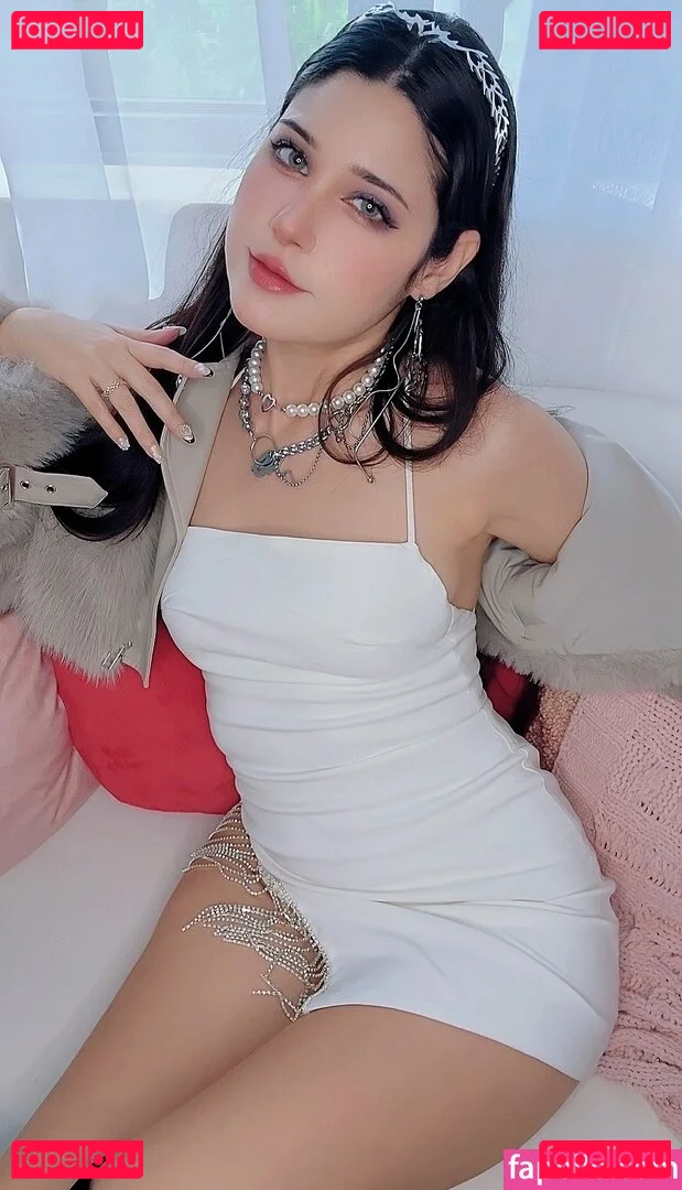 Jinni SG Onlyfans Photo Gallery 