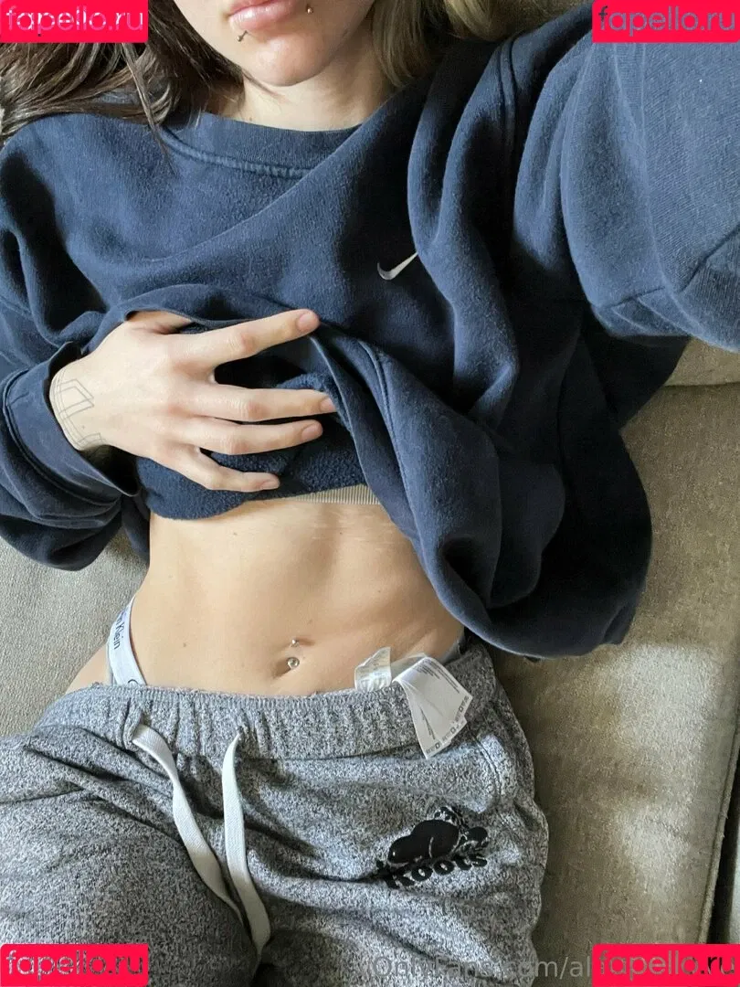 alannaskyye Onlyfans Photo Gallery 