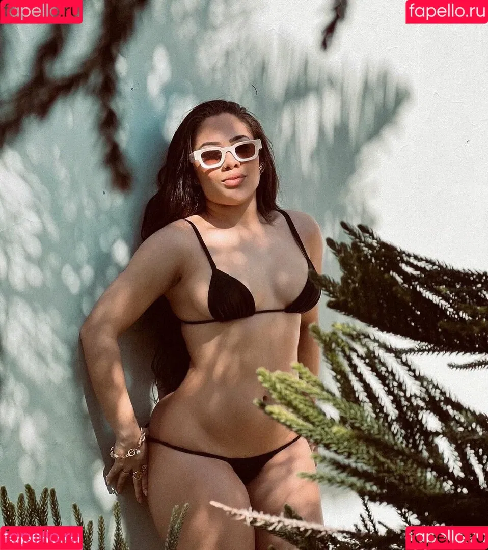 Vitória Kelly Onlyfans Photo Gallery 