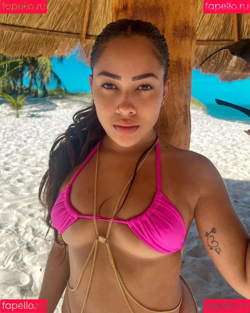 Vitória Kelly Onlyfans Photo Gallery 