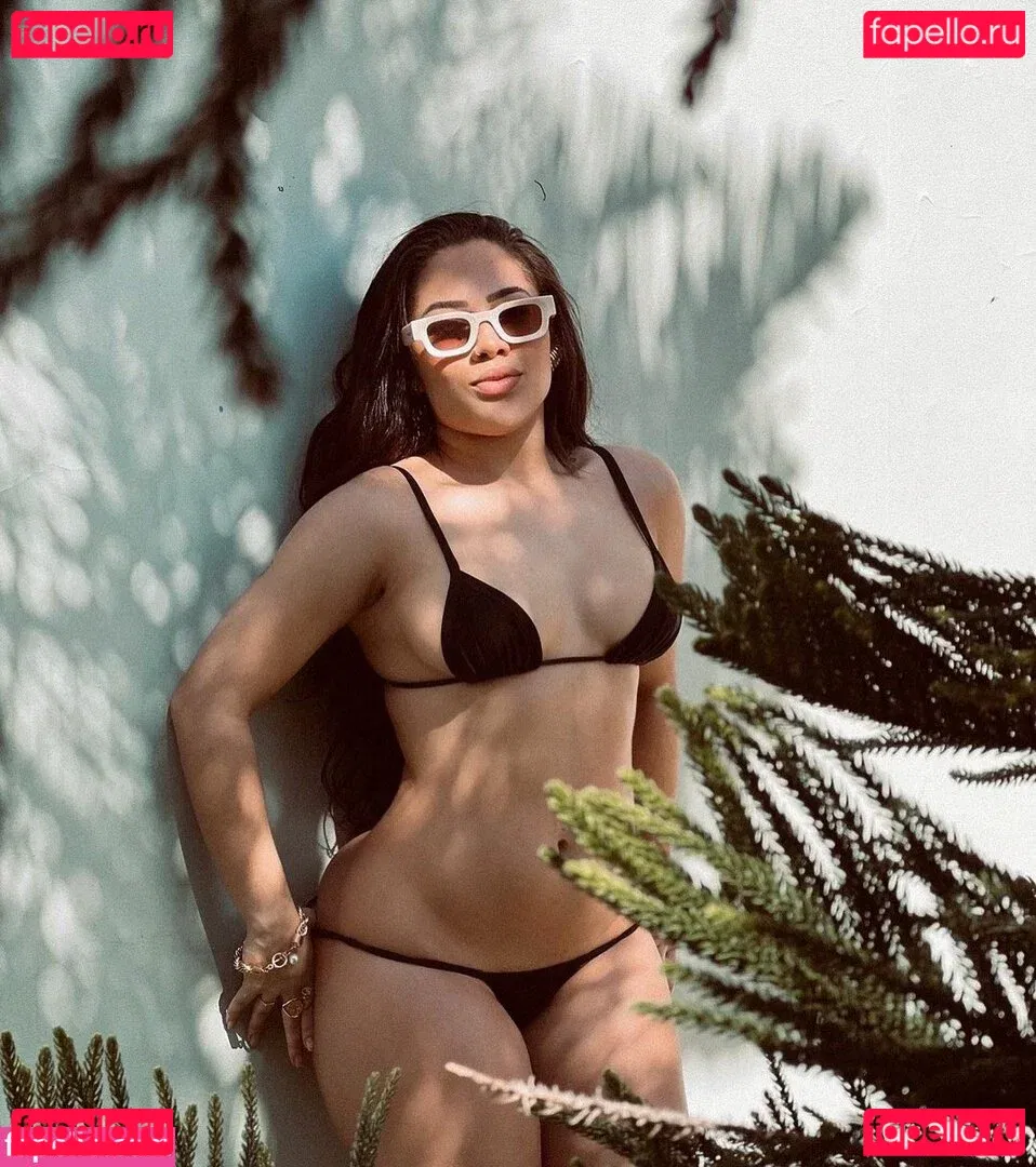 Vitória Kelly Onlyfans Photo Gallery 